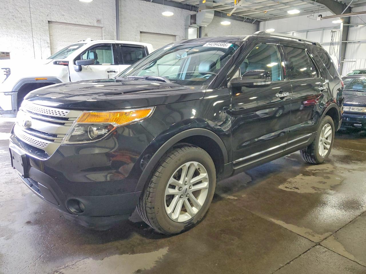 Salvage Ford Explorer Image