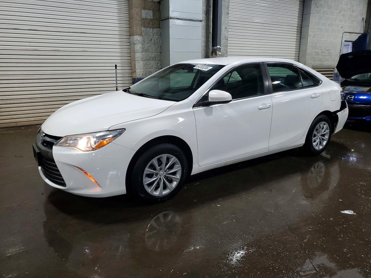 Salvage Toyota Camry Image
