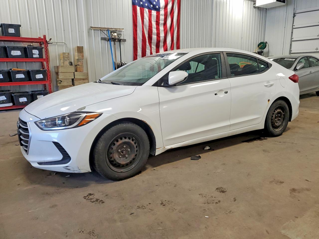Salvage Hyundai ELANTRA Image
