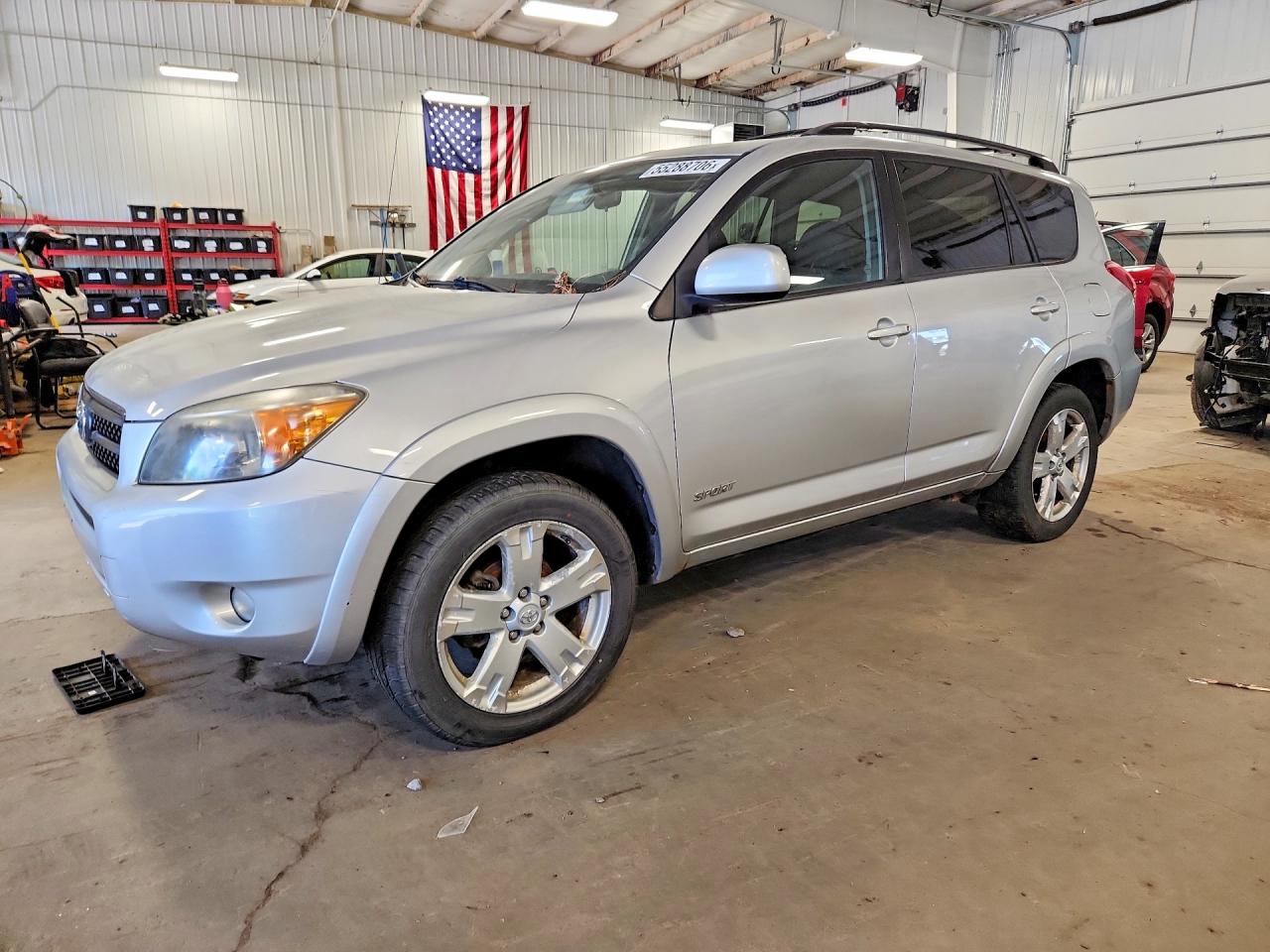 Salvage Toyota RAV4 Image
