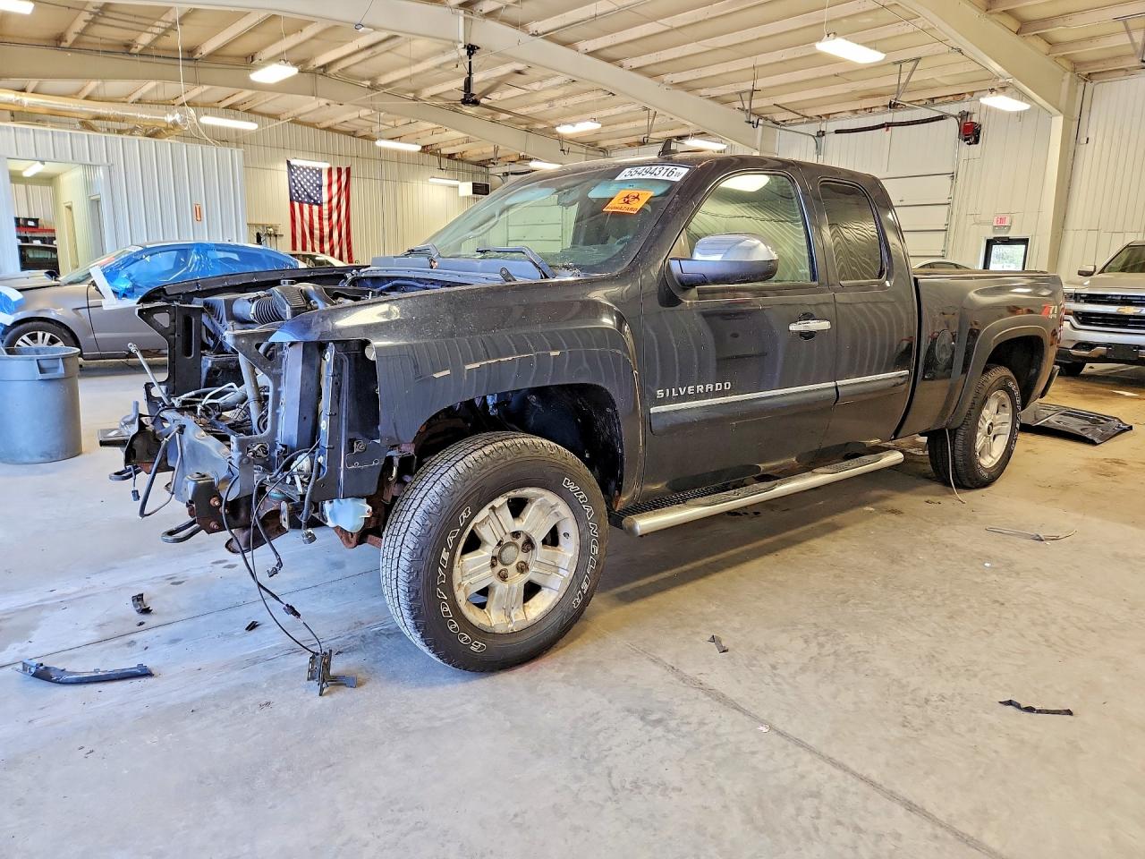 Salvage Chevrolet Silverado Image