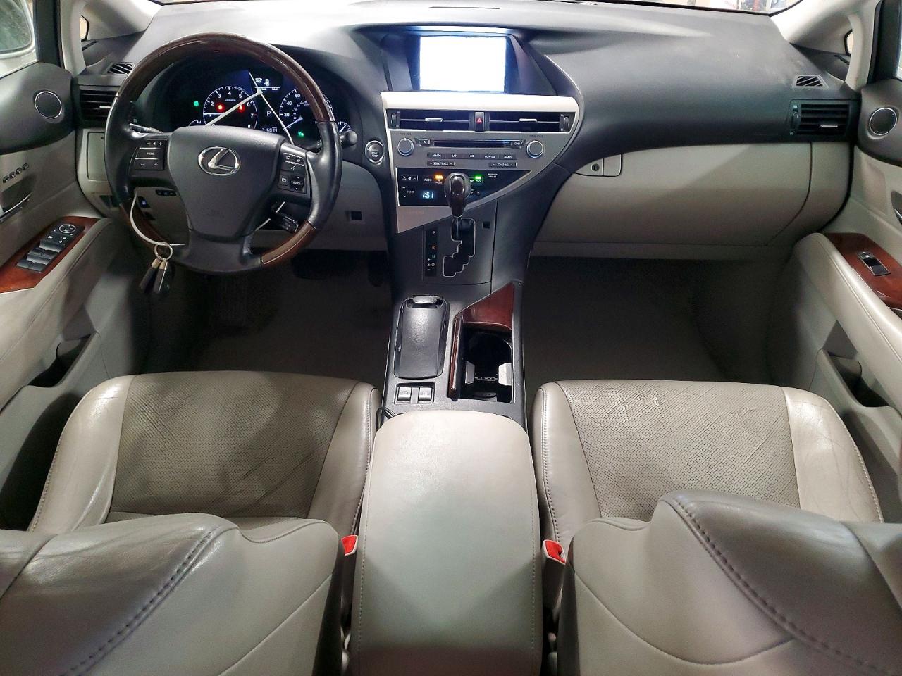 Lexus RX Base