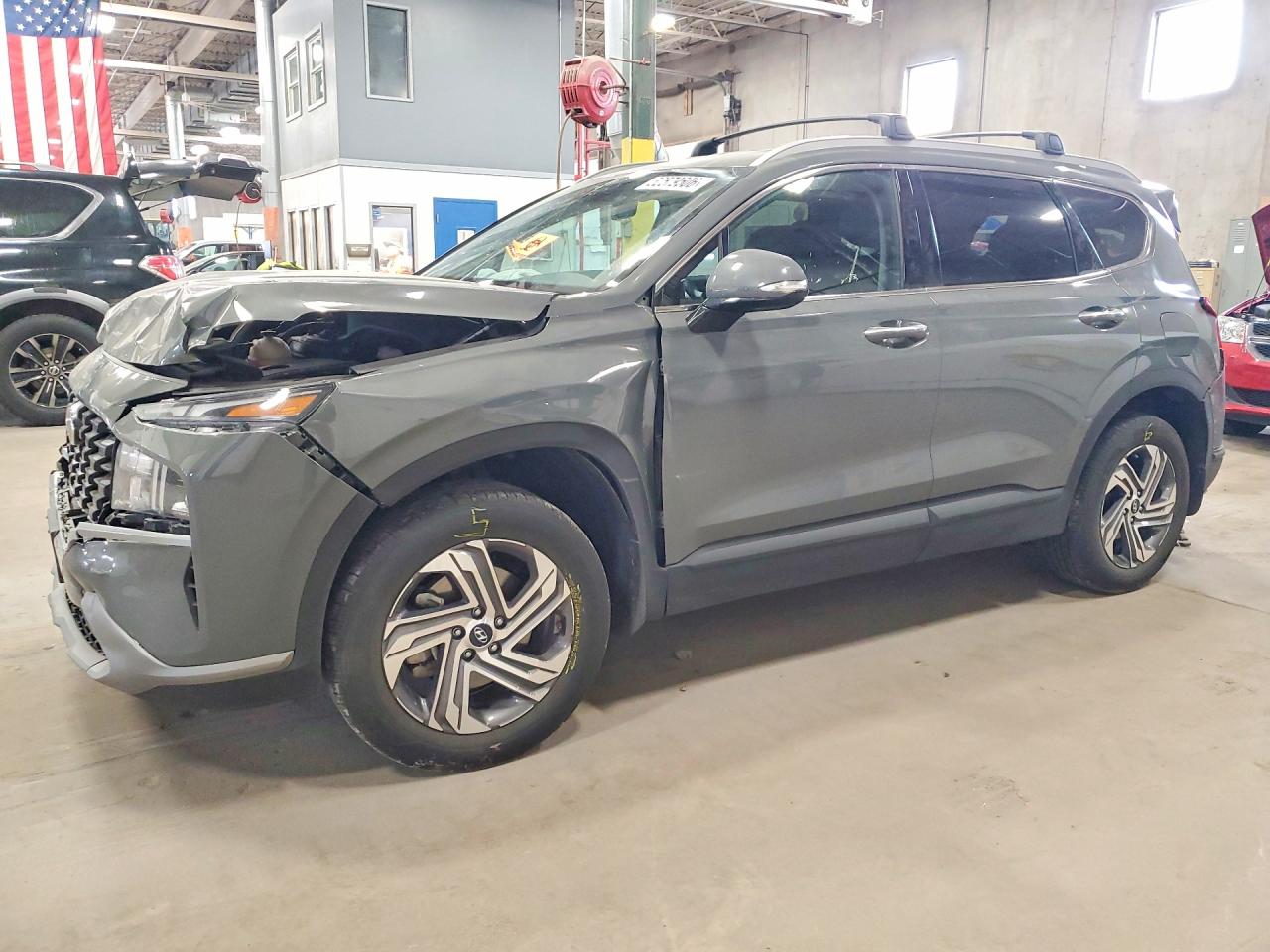 Salvage Hyundai SANTA FE Image