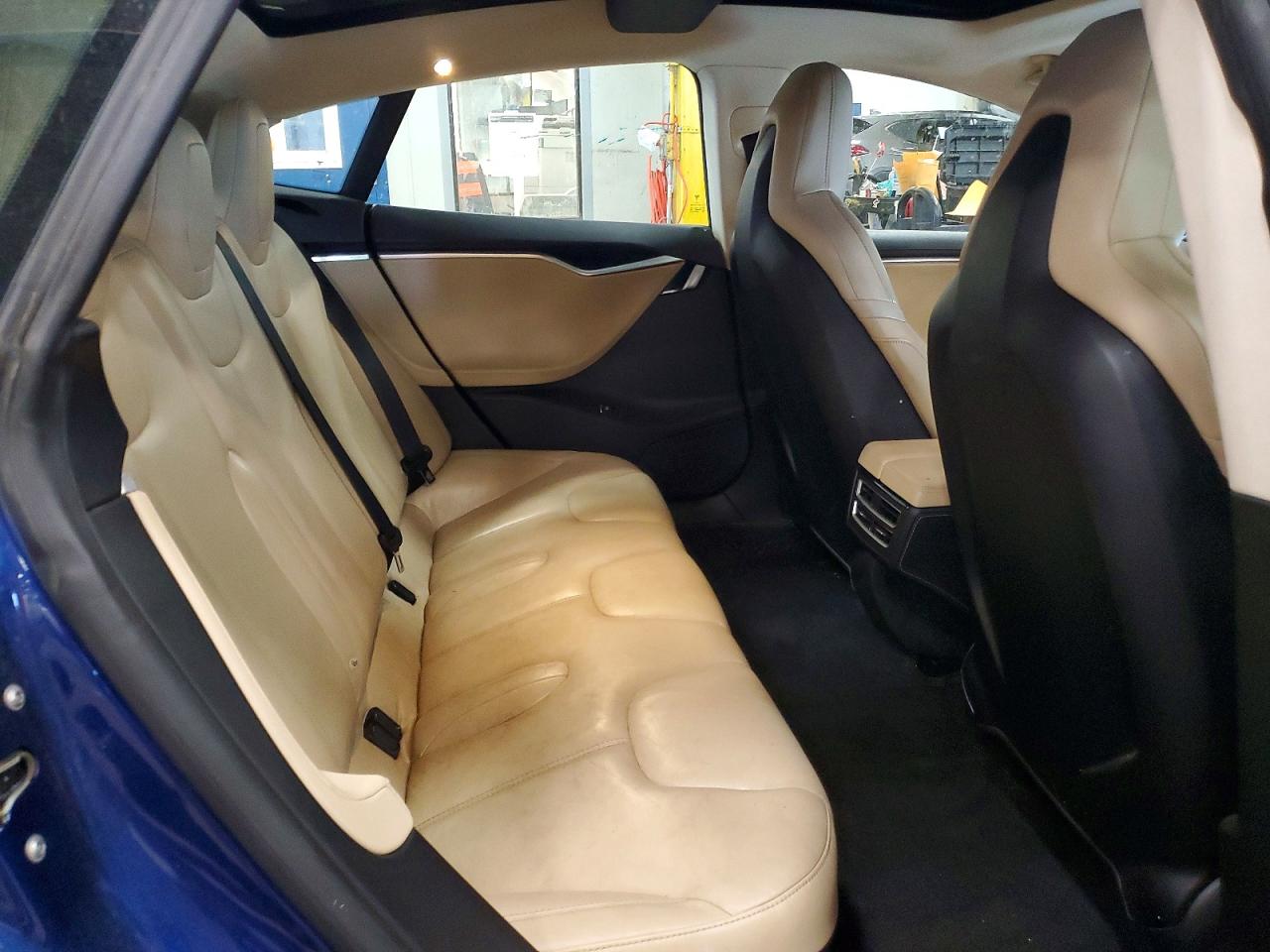 Tesla Model S 70d