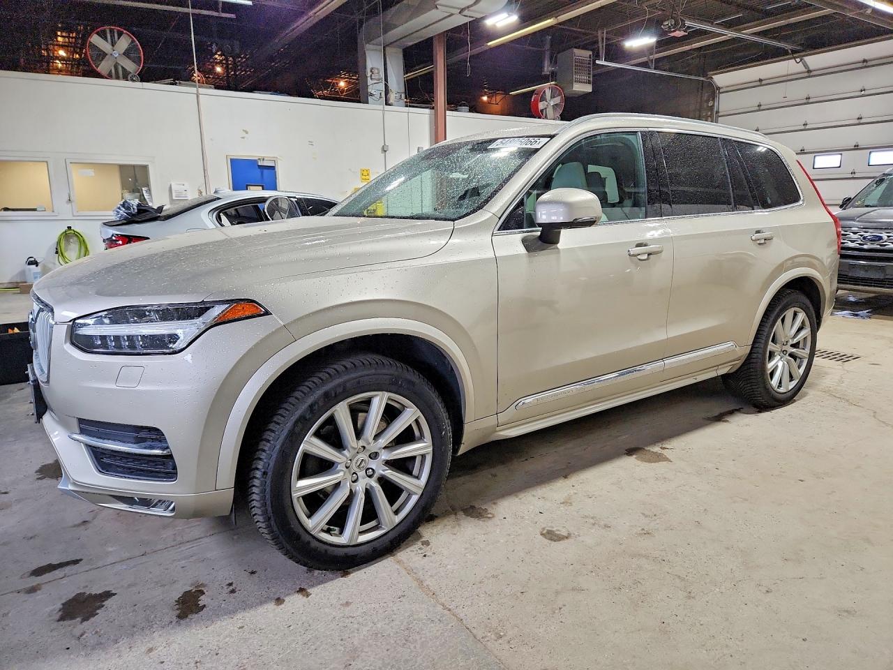 Salvage Volvo XC90 Image
