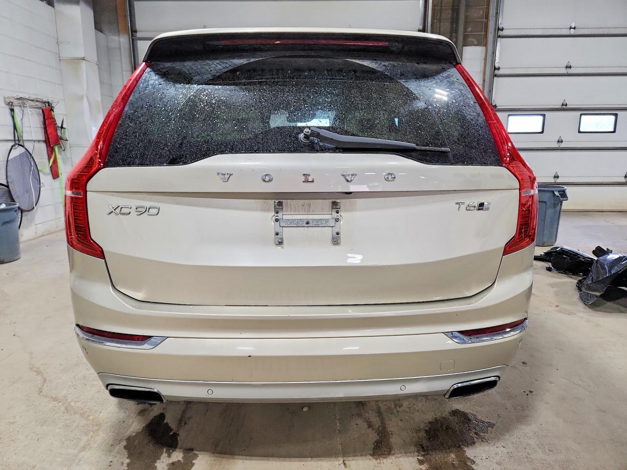 Volvo XC90 T6