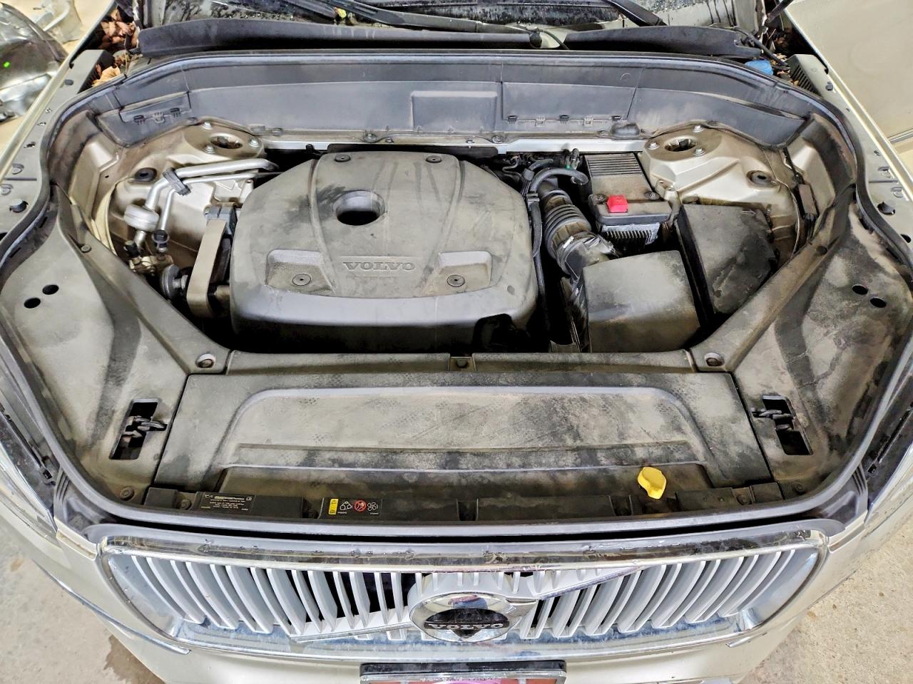 Volvo XC90 T6