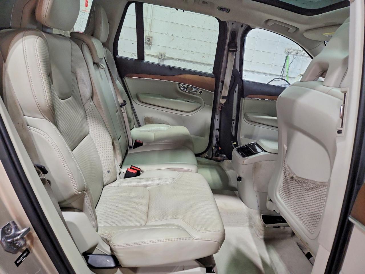 Volvo XC90 T6