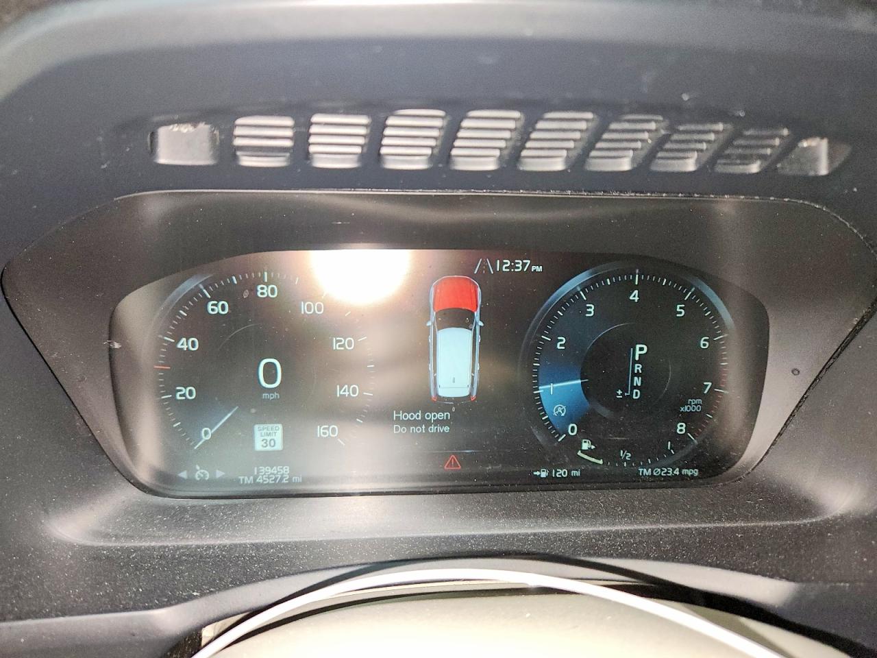 Volvo XC90 T6