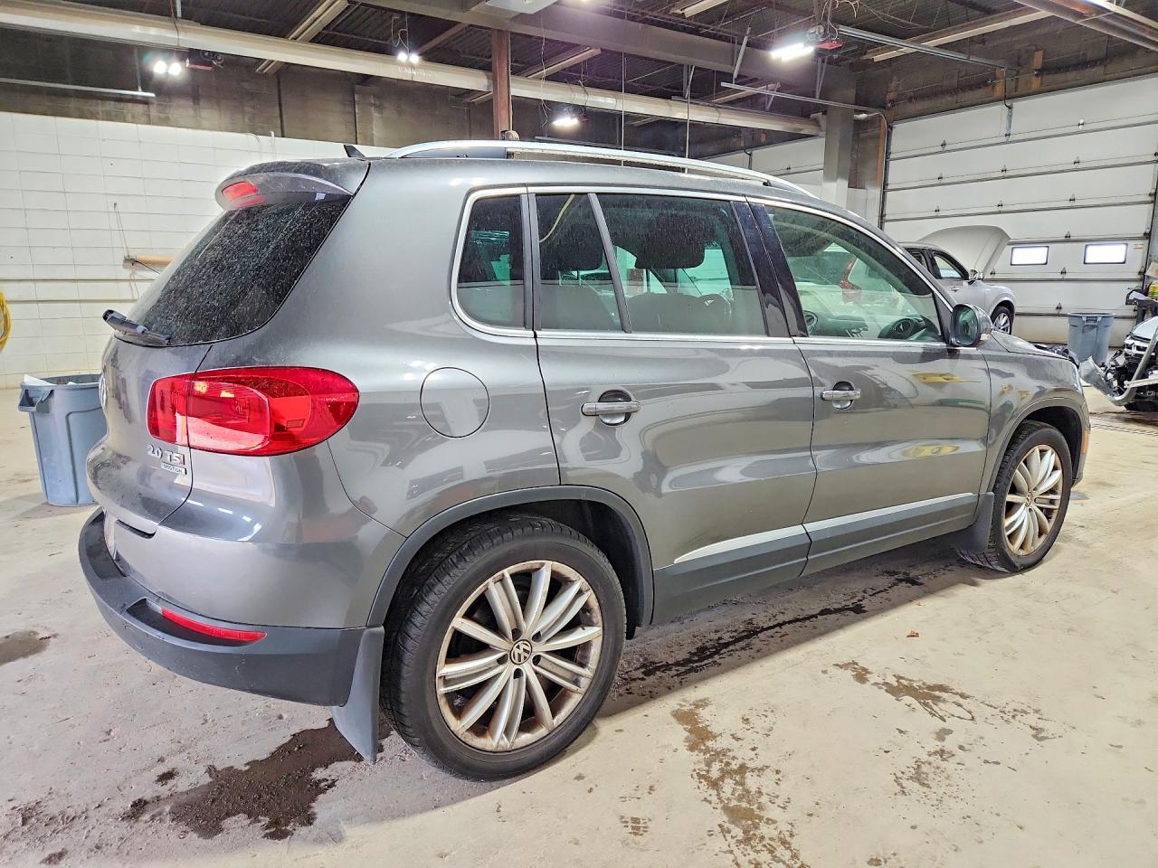 Volkswagen Tiguan S