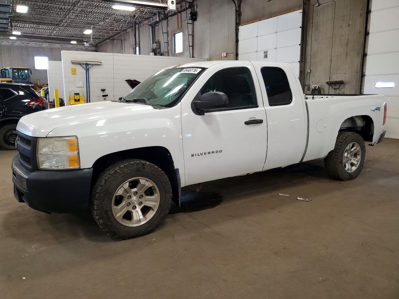 Salvage Chevrolet Silverado Image