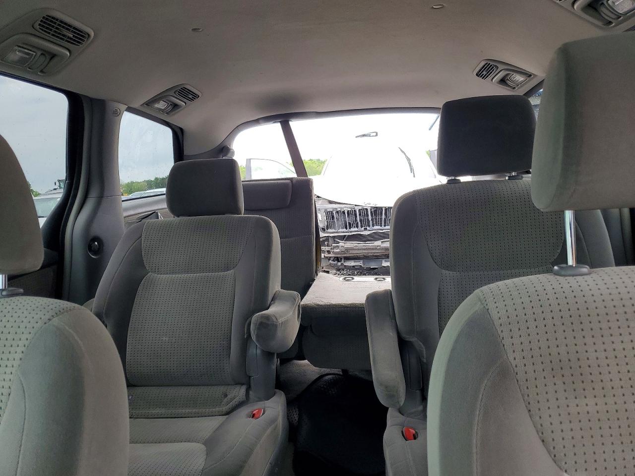 Toyota Sienna Le 7-passenger