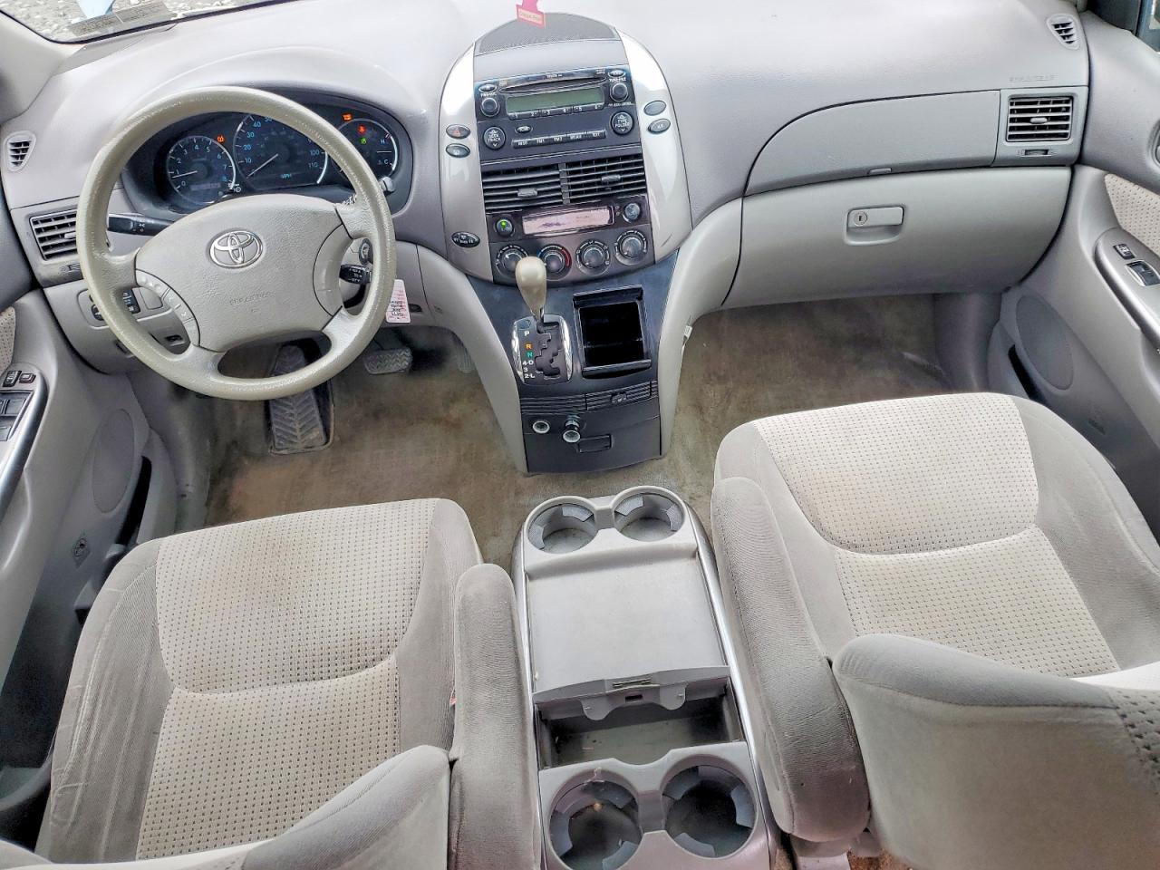 Toyota Sienna Le 7-passenger