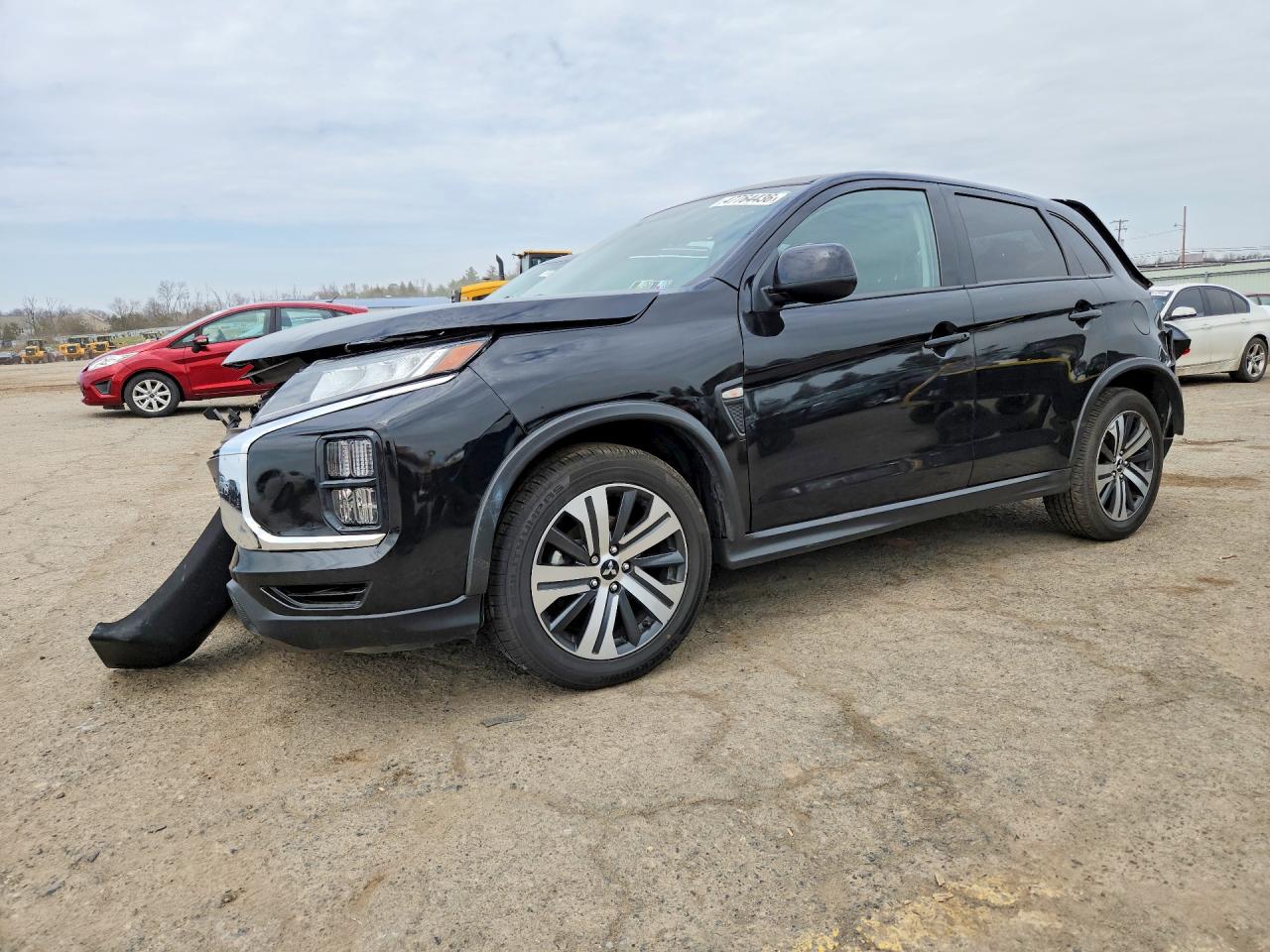Salvage Mitsubishi Outlander Image