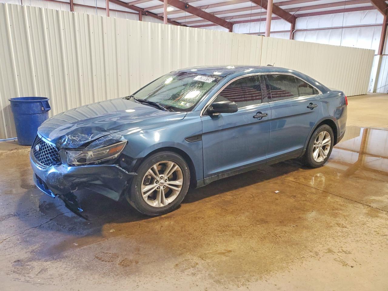 Salvage Ford Taurus Image