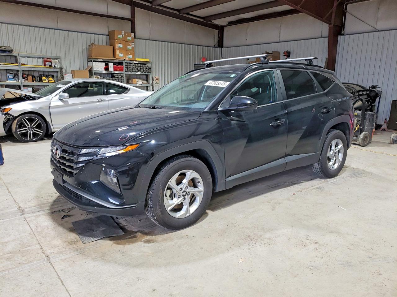 Salvage Hyundai TUCSON Image