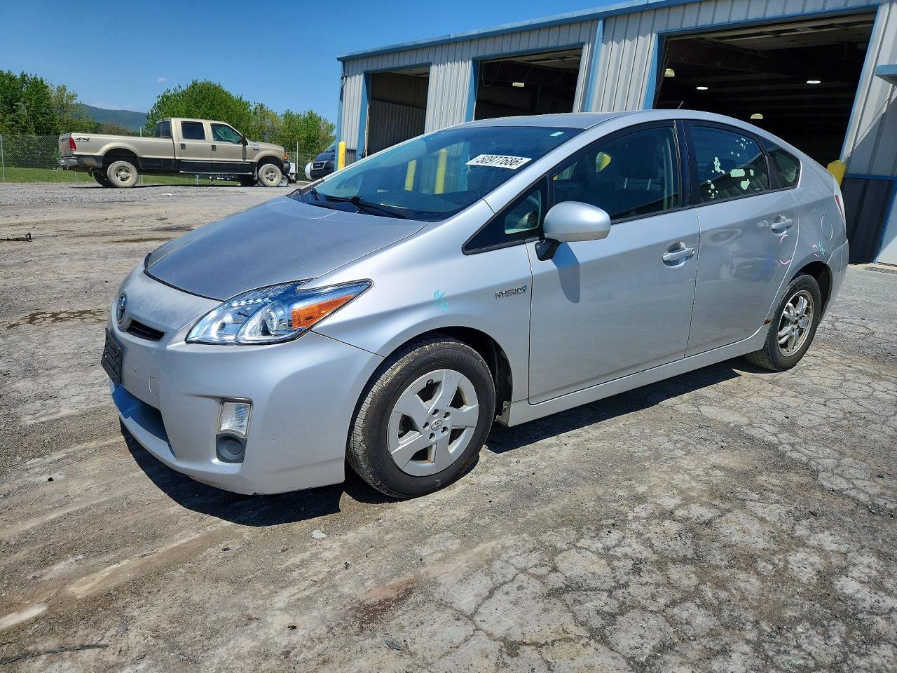 Salvage Toyota Prius Image