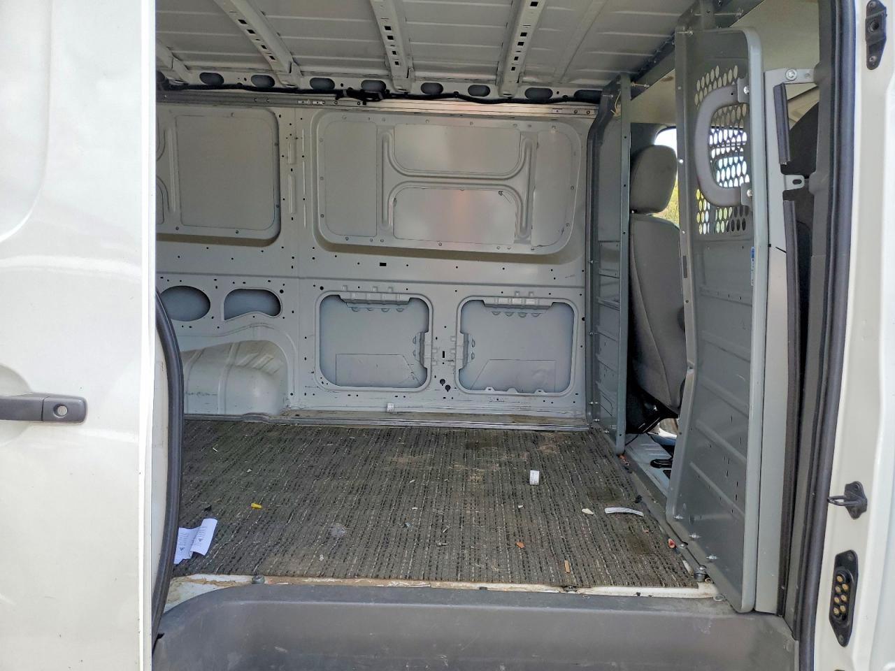 Nissan Nv