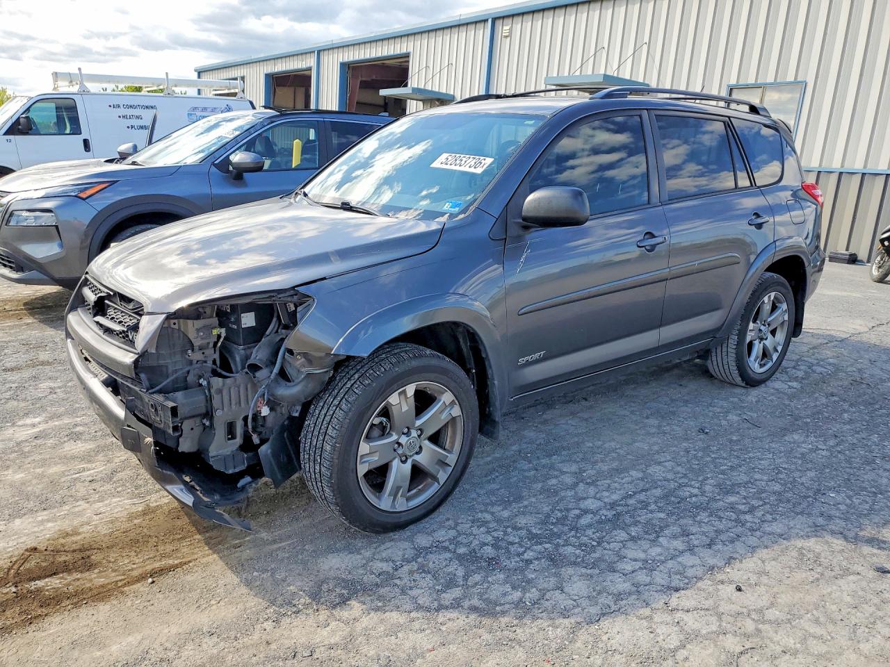 Salvage Toyota RAV4 Image