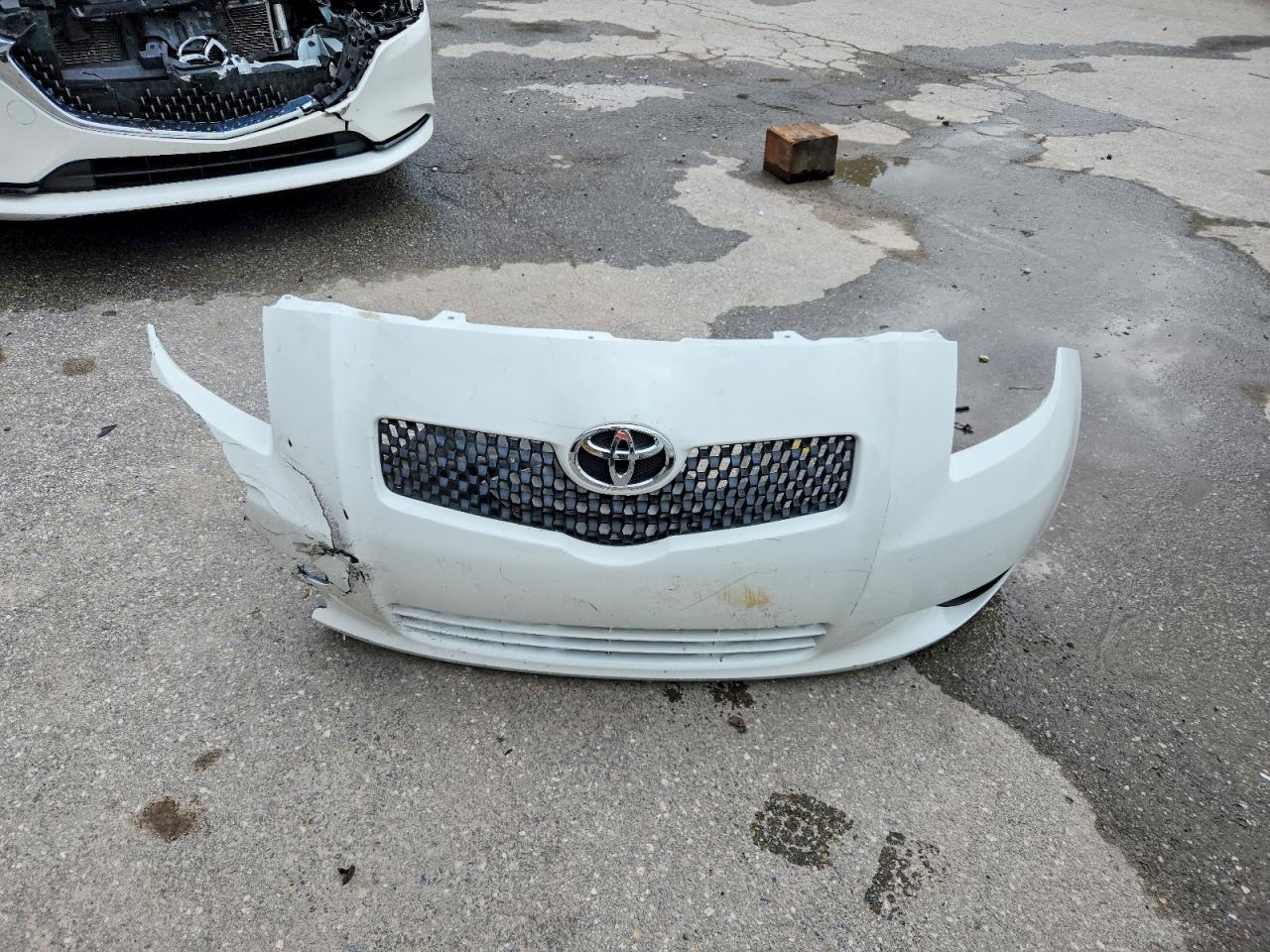 Toyota Yaris Base