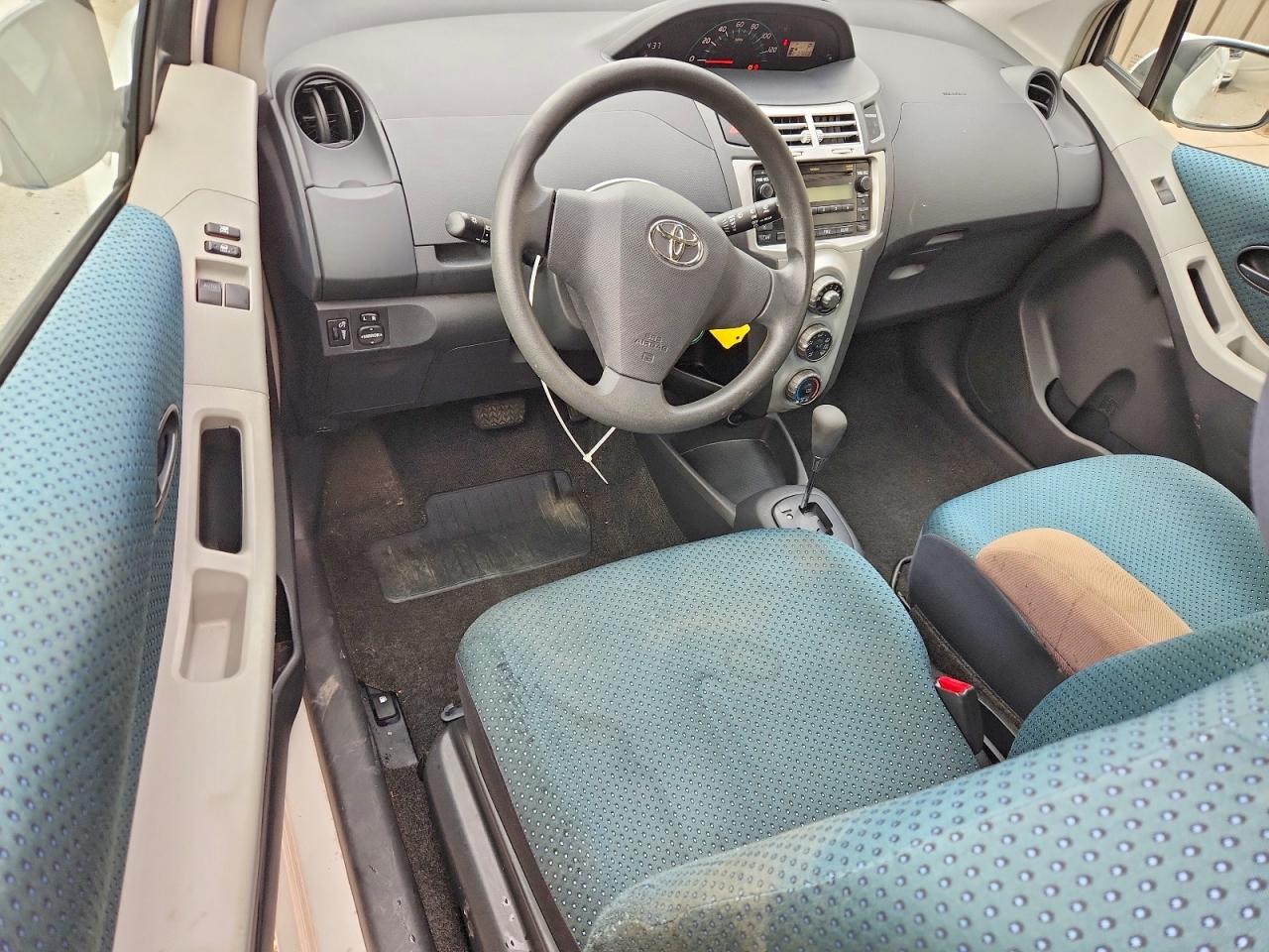 Toyota Yaris Base