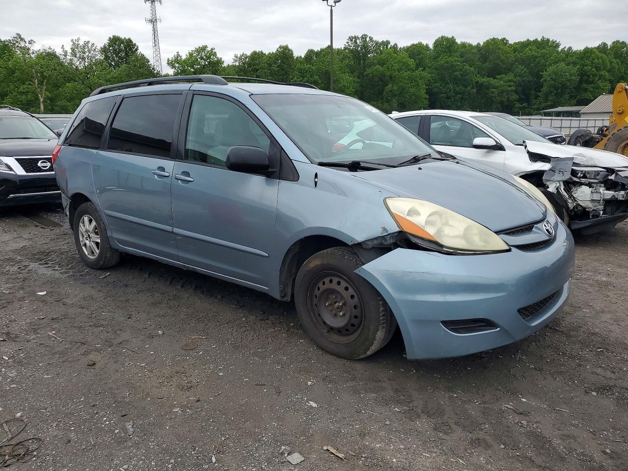 Toyota Sienna Le 8 Passenger
