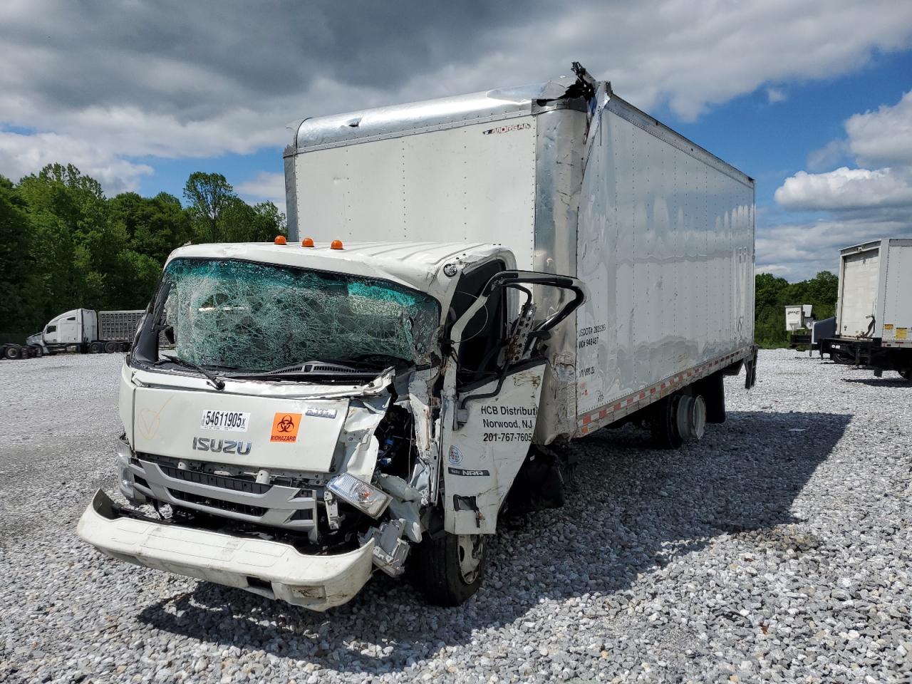 Salvage Isuzu Npr Image