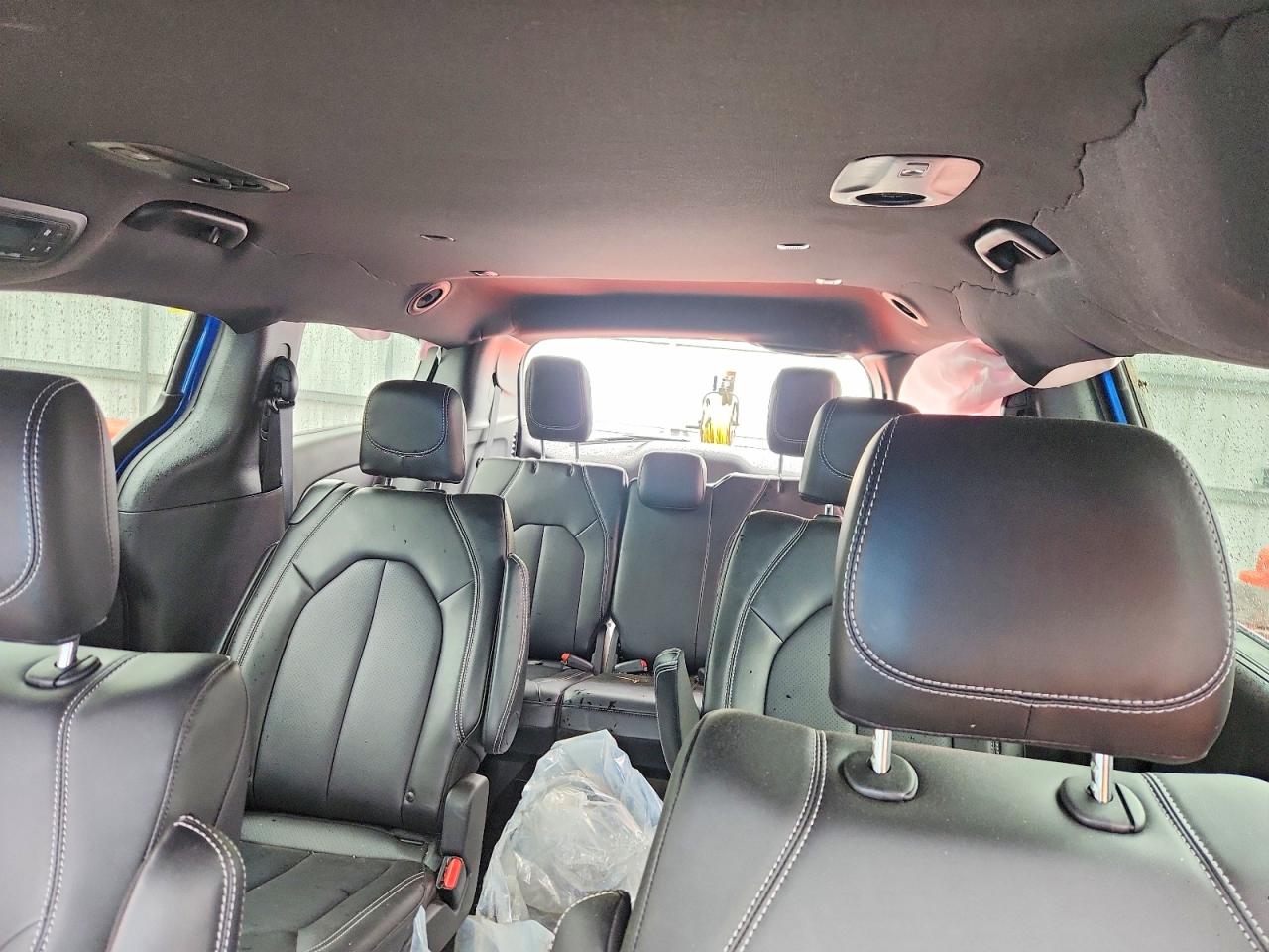 Chrysler Pacifica Select
