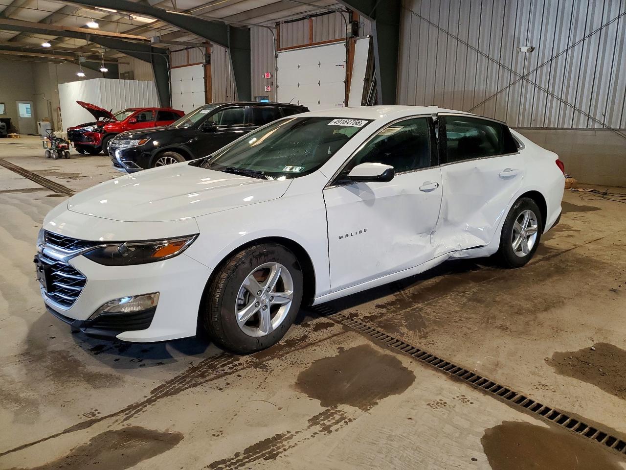 Salvage Chevrolet Malibu Image