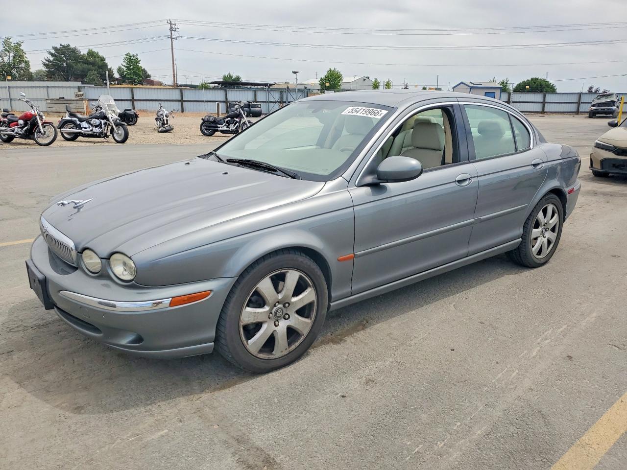 Salvage Jaguar X-Type Image