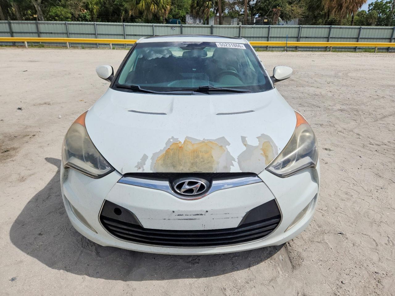 Hyundai VELOSTER Base