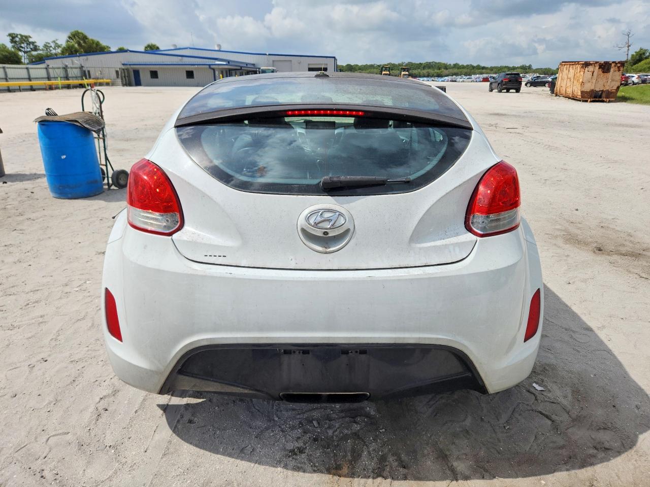 Hyundai VELOSTER Base