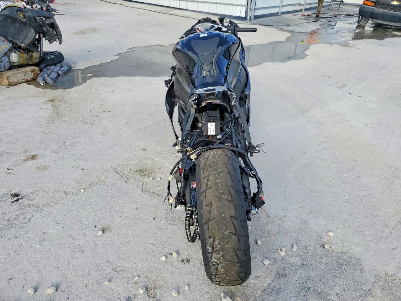 Kawasaki Zx1002 M