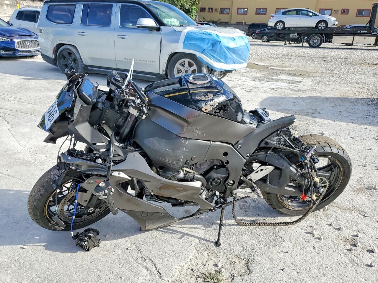 Kawasaki Zx1002 M