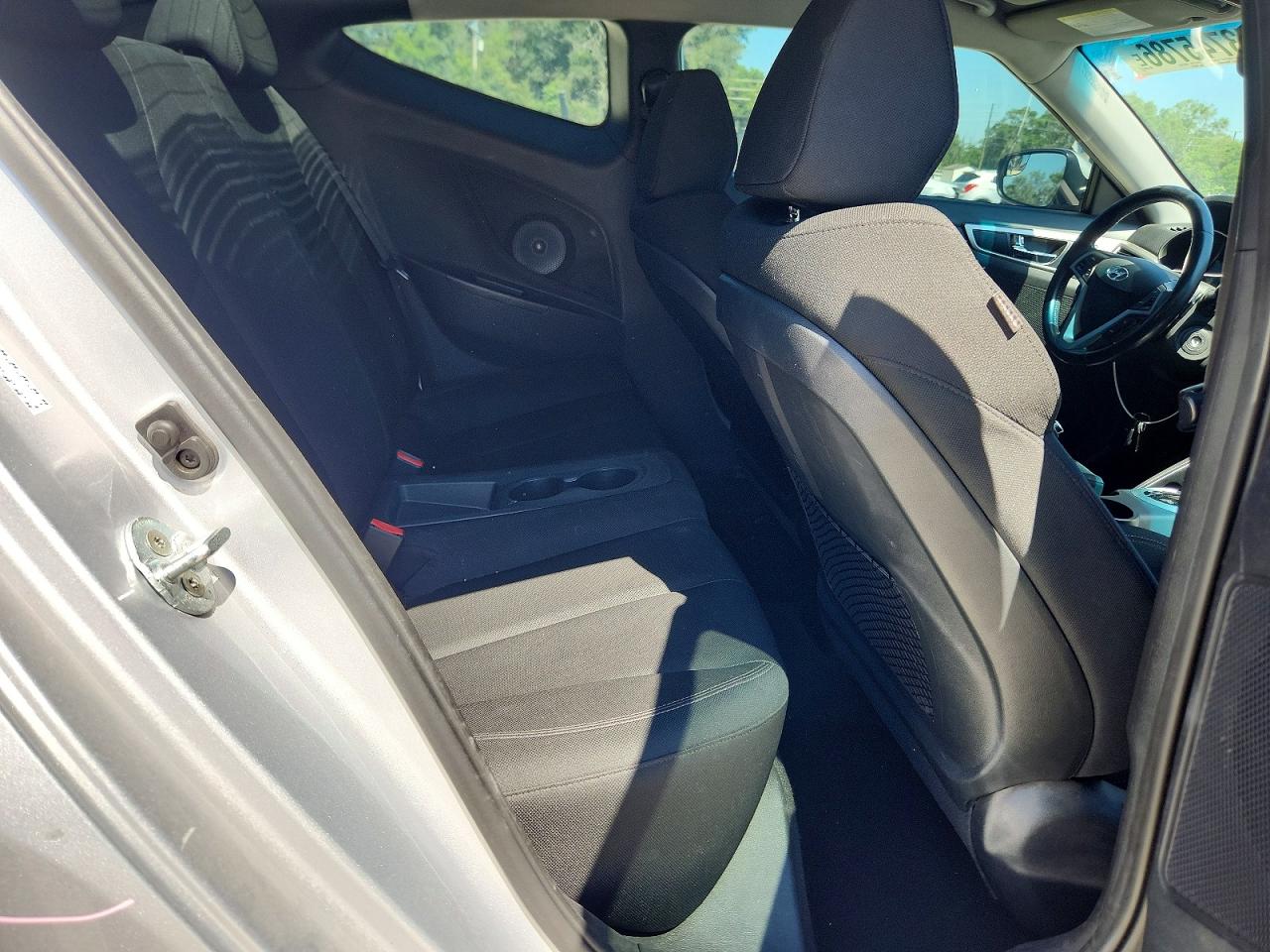 Hyundai VELOSTER Base
