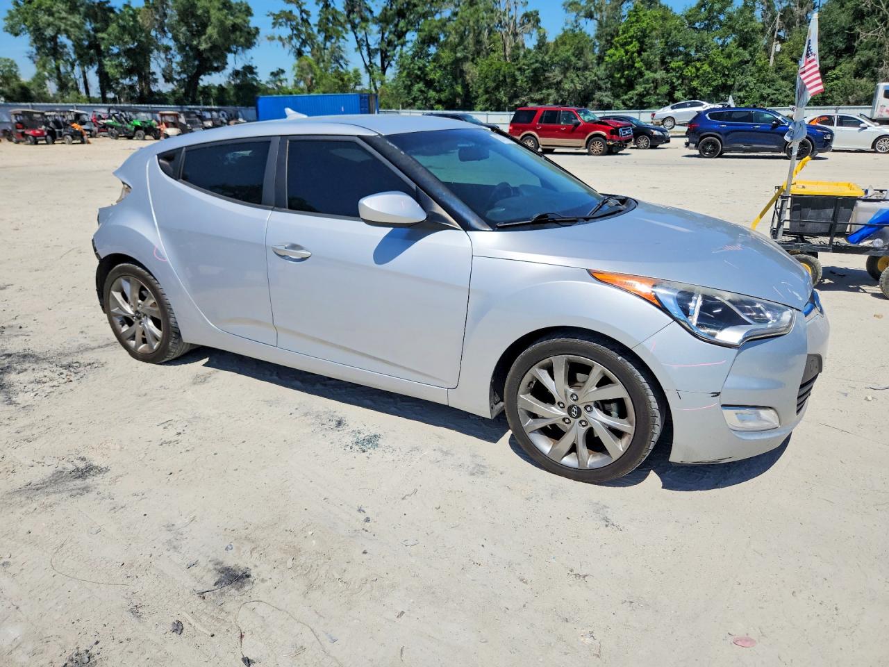 Hyundai VELOSTER Base