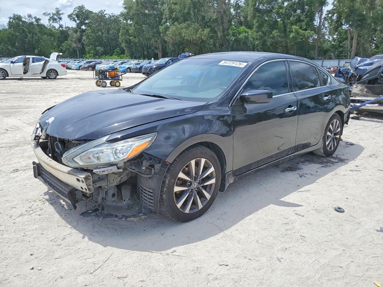 Salvage Nissan Altima Image