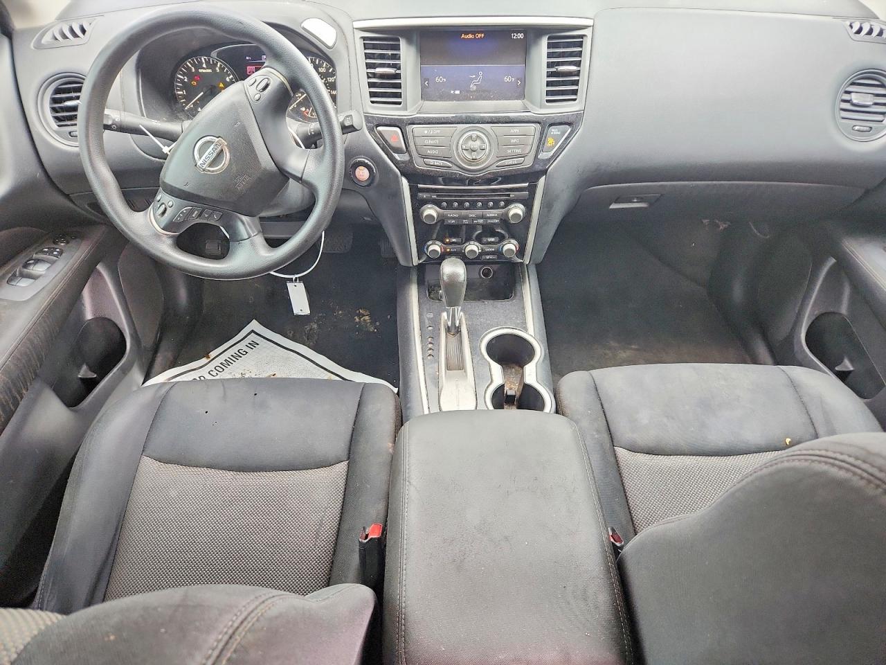 Nissan Pathfinder S
