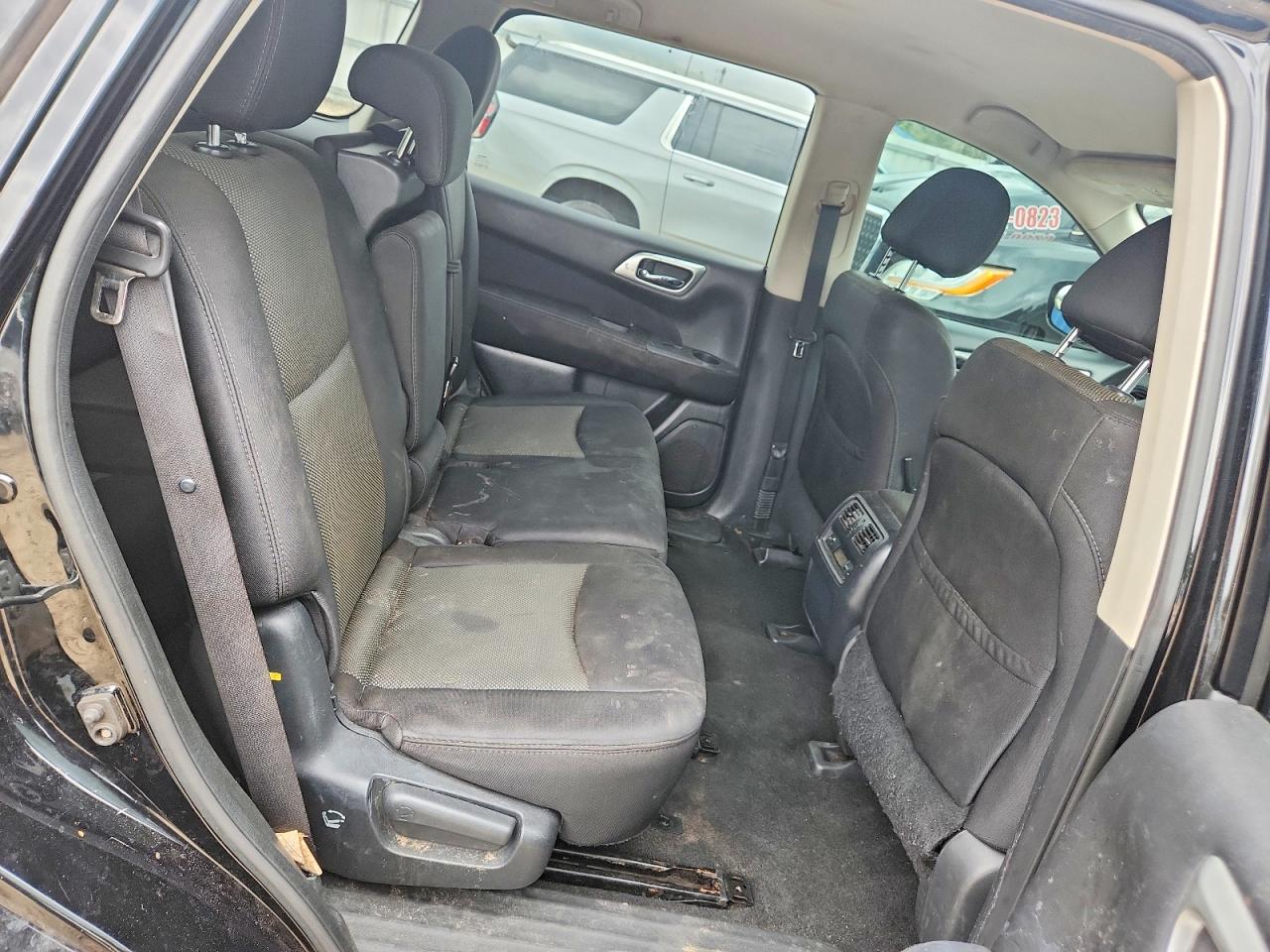 Nissan Pathfinder S