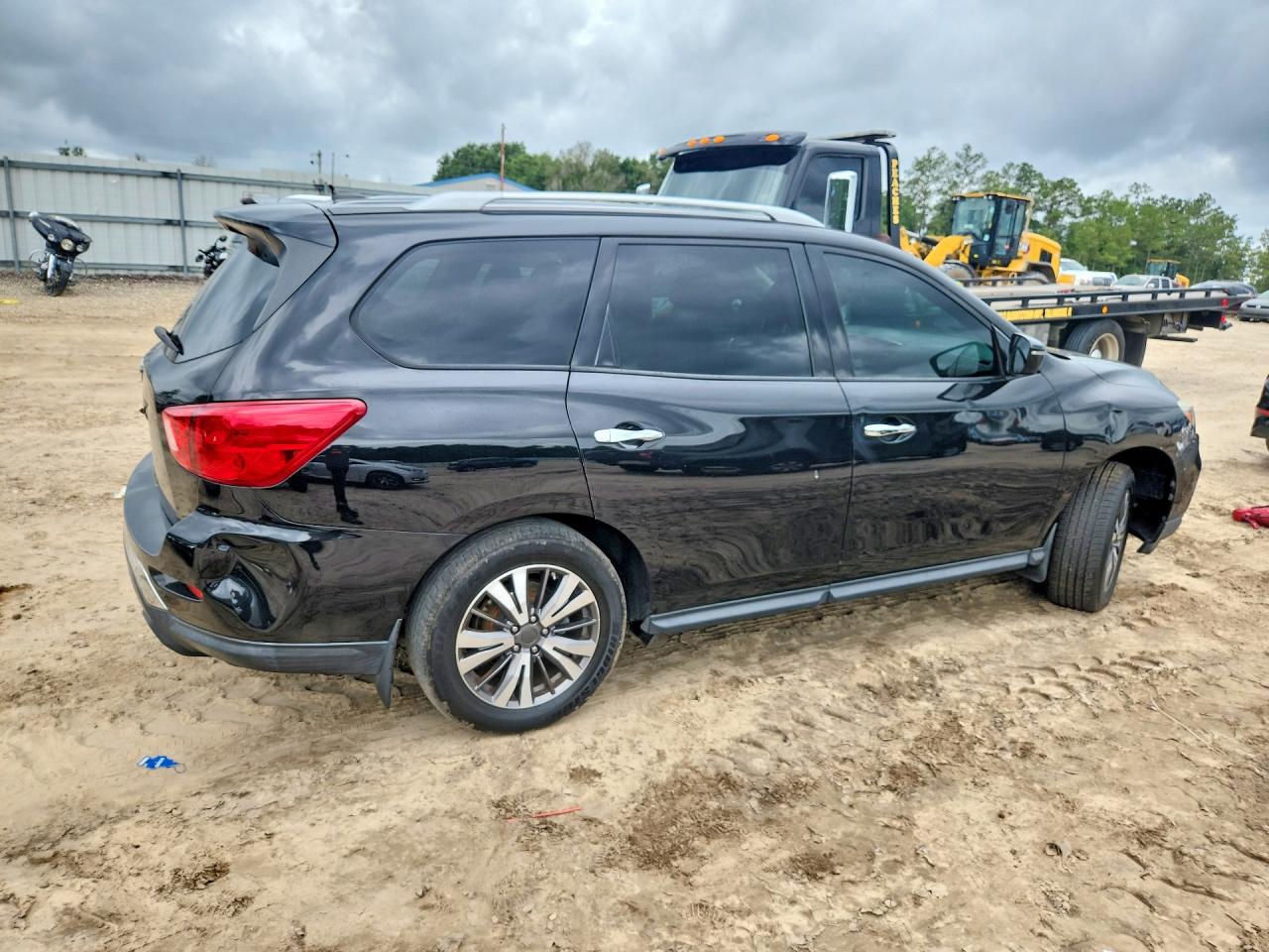Nissan Pathfinder S