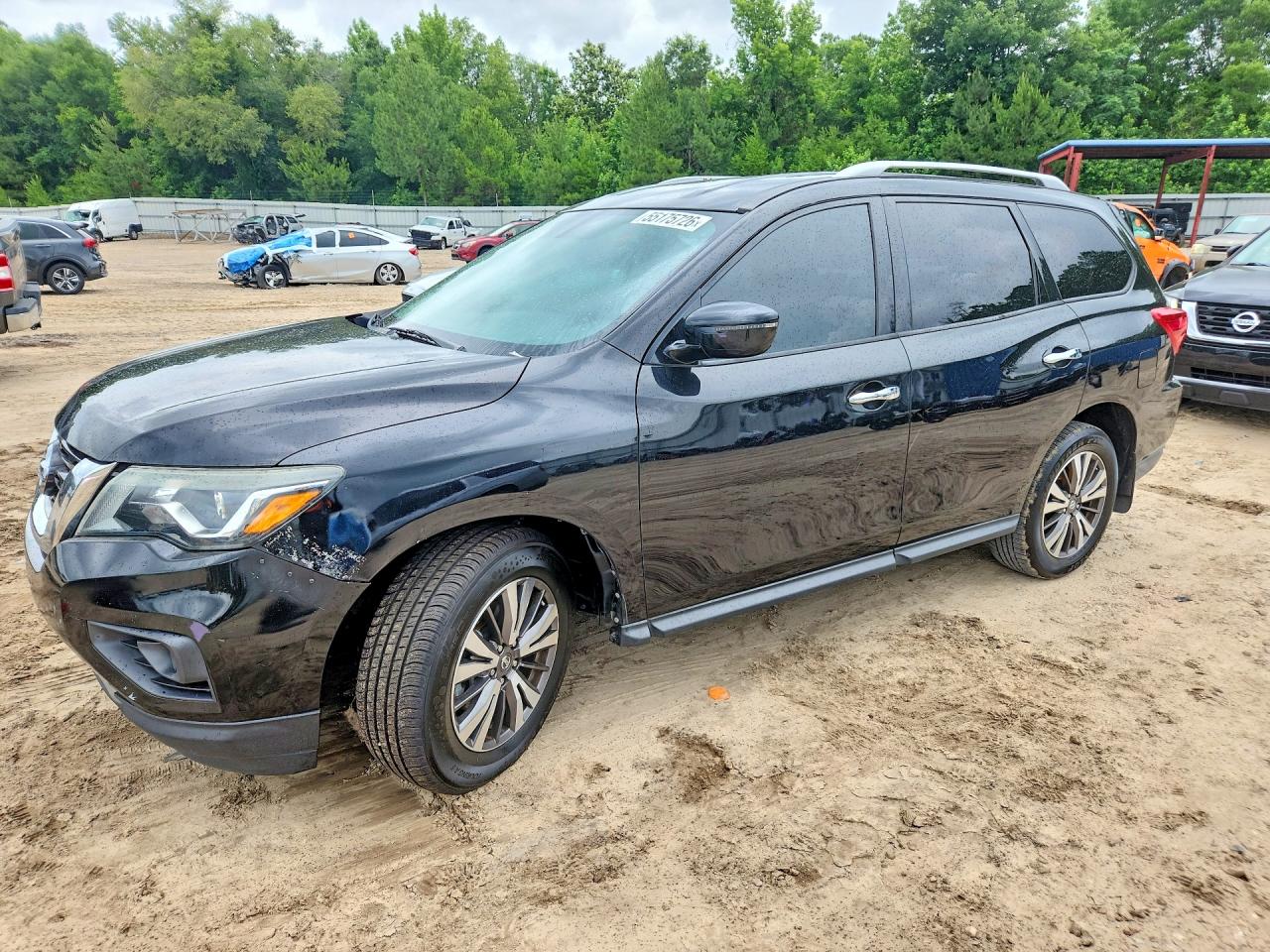 Salvage Nissan Pathfinder Image