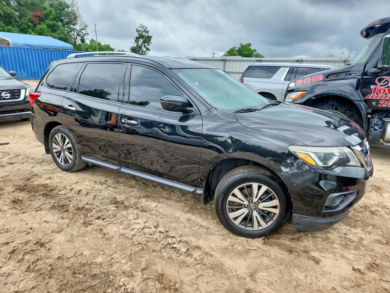Nissan Pathfinder S