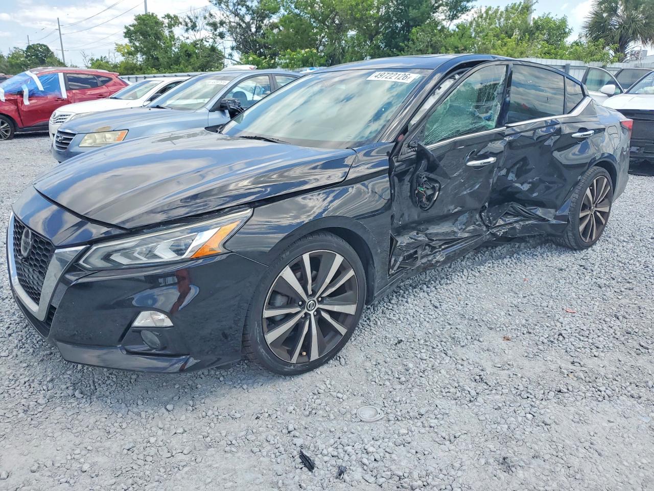Salvage Nissan Altima Image