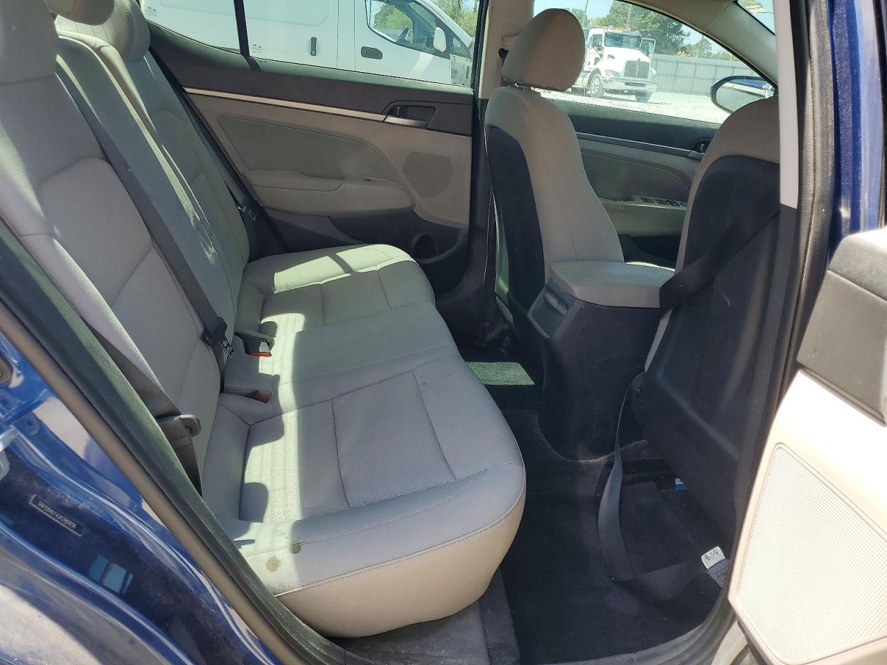 Hyundai ELANTRA Sel