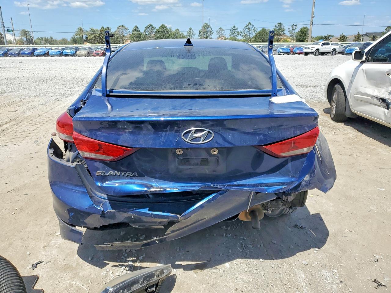 Hyundai ELANTRA Sel