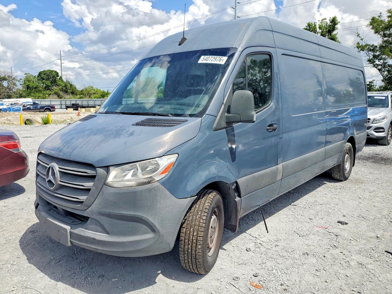 Salvage Mercedes-Benz Sprinter Image