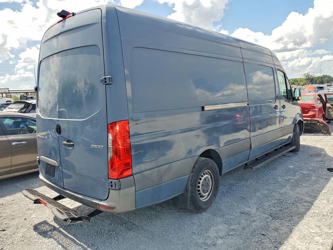 Mercedes-Benz Sprinter 2500