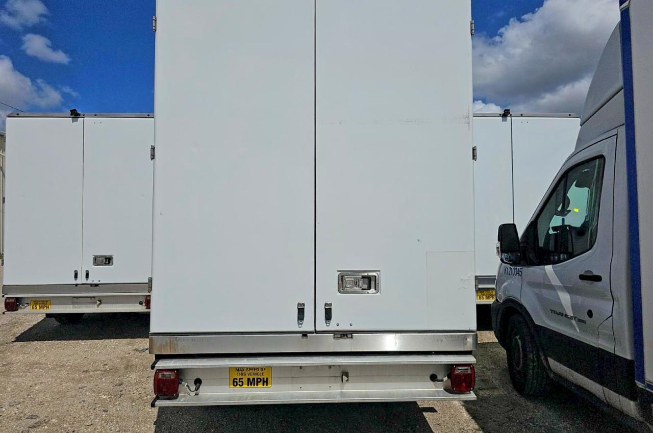 Ford Econoline E350 Super Duty Cutaway Van
