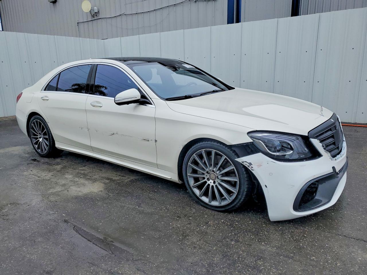 Mercedes-Benz S-Class 550