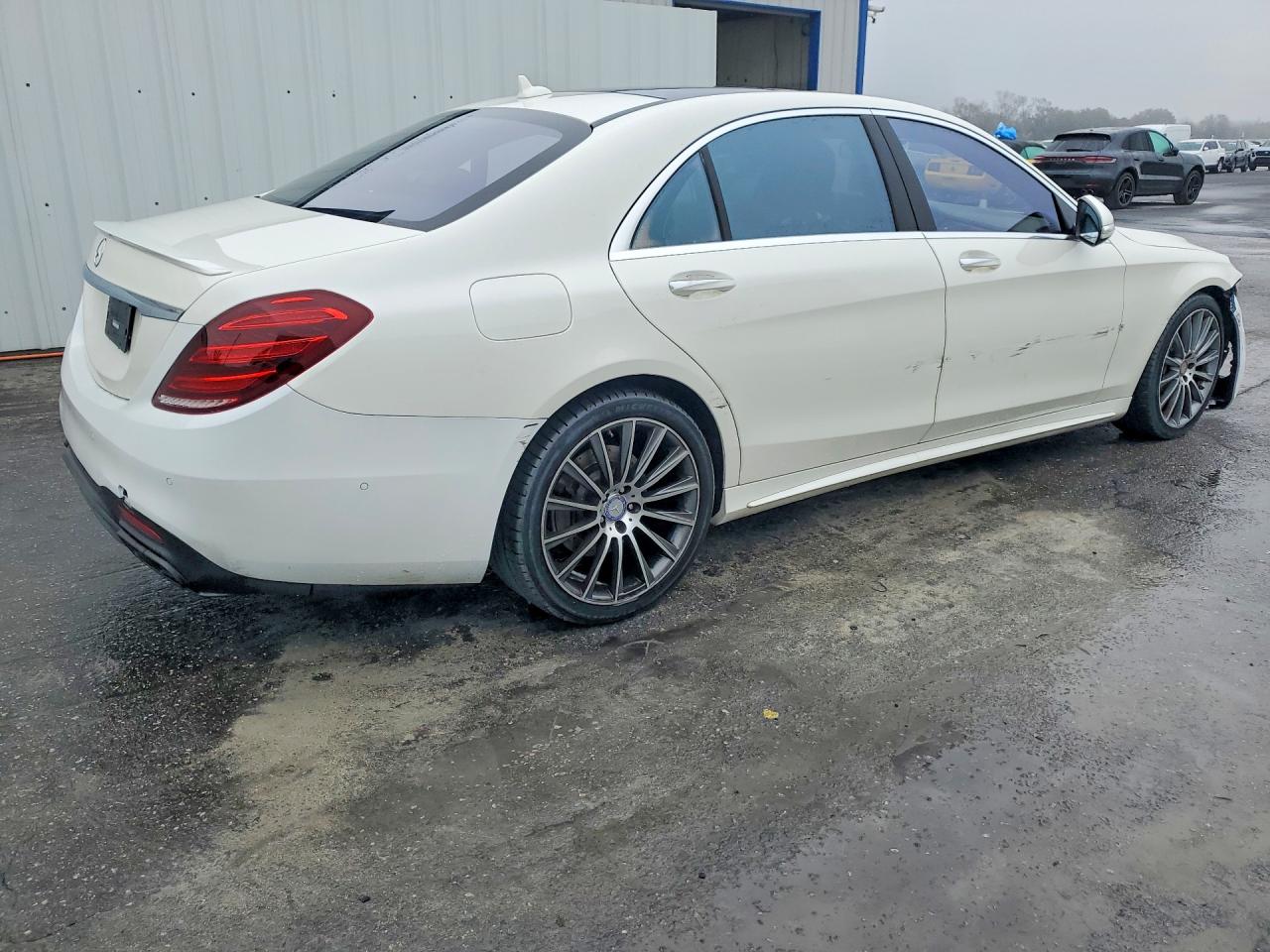 Mercedes-Benz S-Class 550
